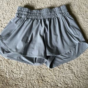Lululemon tracker shorts